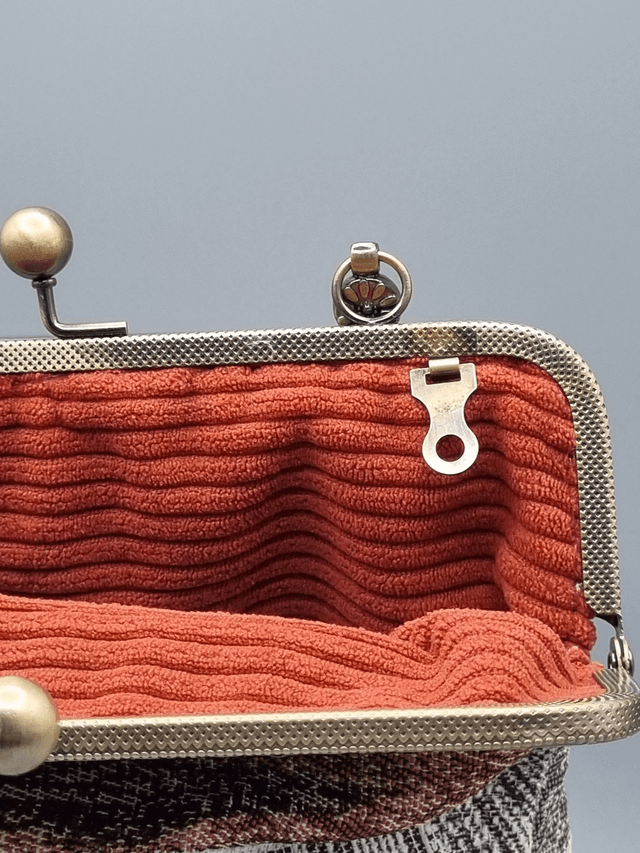 Sac chic et unique avec anse et fermoir métal vintage