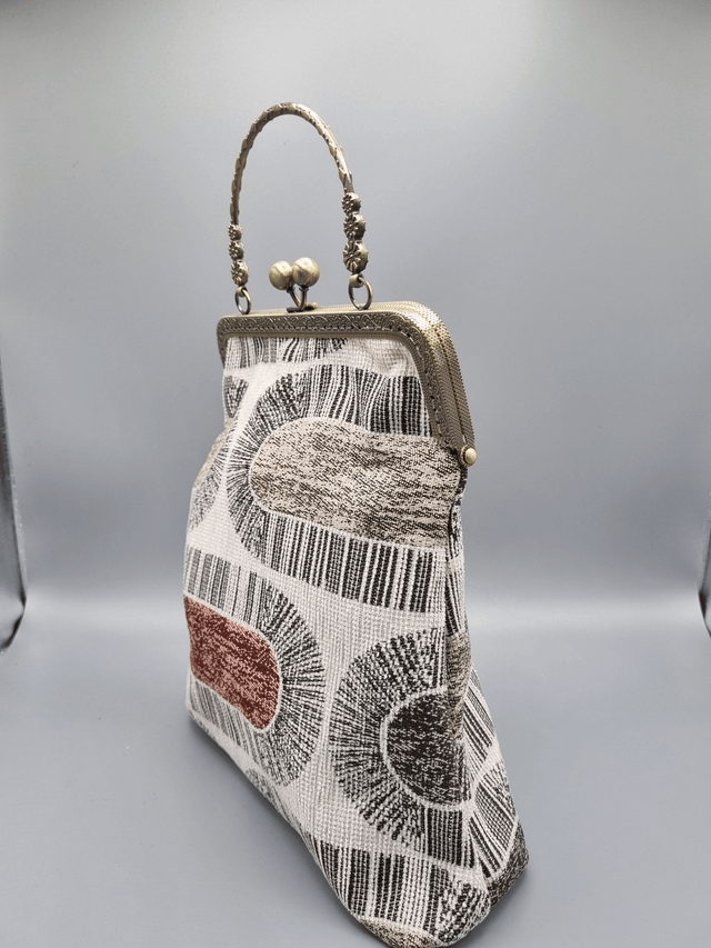 Sac chic et unique avec anse et fermoir métal vintage